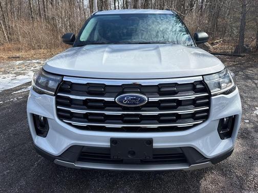 Space White Metallic 2026 Ford Explorer Active w/200A Pkg