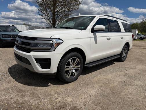 Star White Metallic Tri-Coat 2023 Ford Expedition Max XLT