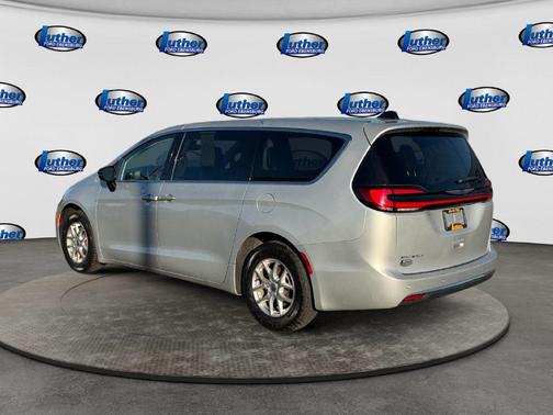 Silver Mist Clearcoat 2024 Chrysler Pacifica Touring L