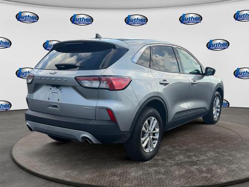 Silver Metallic 2021 Ford Escape SE