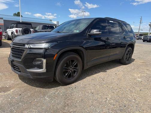 Mosaic Black Metallic 2023 Chevrolet Traverse LT Leather