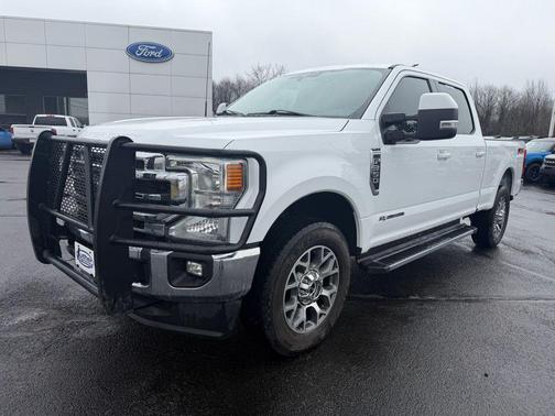 Oxford White 2022 Ford F-350 Lariat
