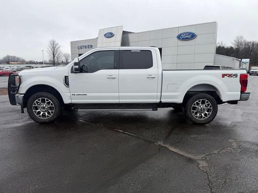 Oxford White 2022 Ford F-350 Lariat