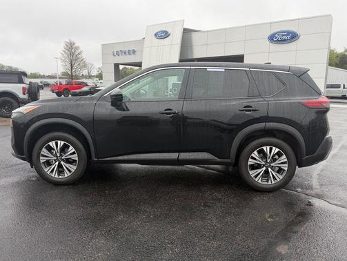Super Black 2022 Nissan Rogue SV