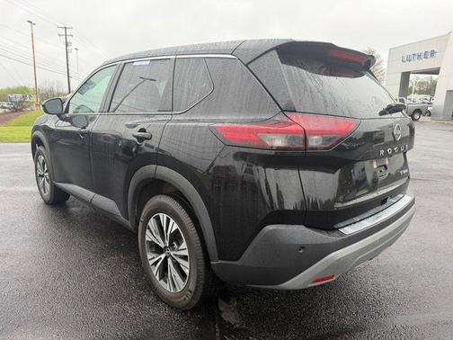 Super Black 2022 Nissan Rogue SV