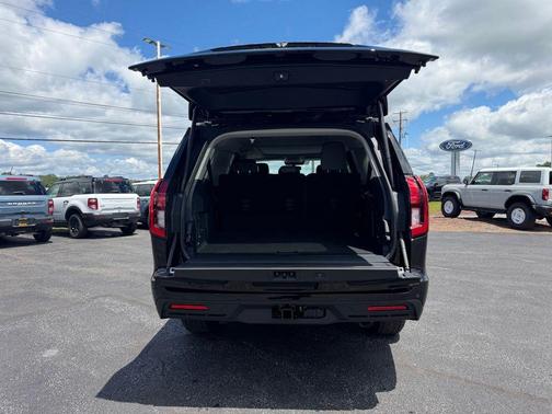 Agate Black Metallic 2026 Ford Expedition Max Active 4x4