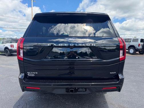 Agate Black Metallic 2026 Ford Expedition Max Active 4x4