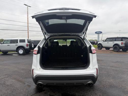 Oxford White 2020 Ford Edge SEL