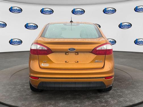 Electric Spice Metallic 2016 Ford Fiesta SE