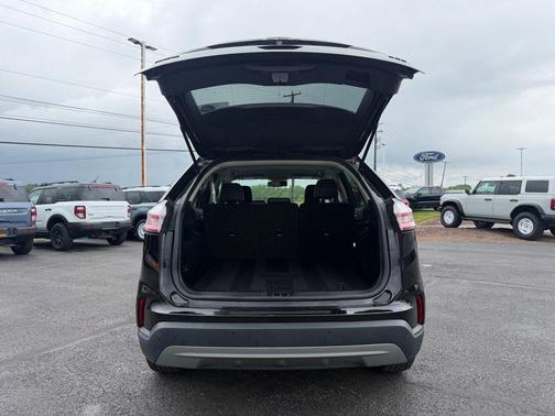 Black Metallic 2023 Ford Edge SEL
