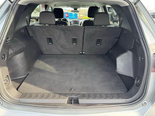 Sterling Gray Metallic 2023 Chevrolet Equinox 1LT