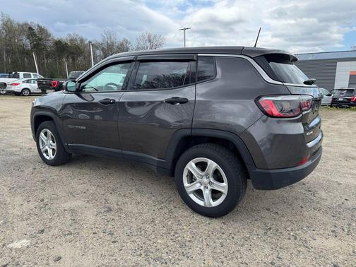 Granite Crystal Metallic Clearcoat 2023 Jeep Compass Sport