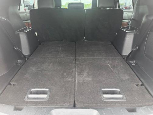 White Platinum Clearcoat Metallic 2019 Ford Explorer XLT