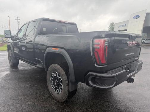 Onyx Black 2025 GMC Sierra 2500 AT4X