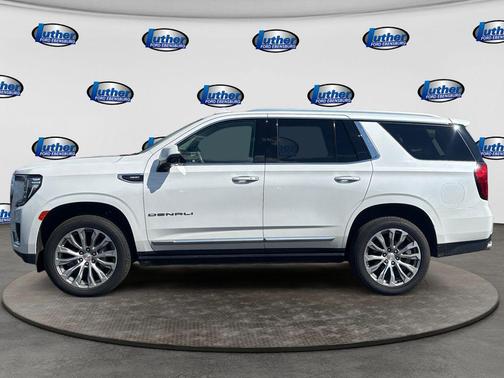 White Frost Tricoat 2021 GMC Yukon Denali
