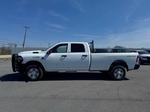 Bright White Clearcoat 2023 RAM 2500 Tradesman Crew Cab 4x4 8' Box