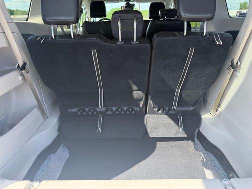 Bright White Clearcoat 2024 Chrysler Pacifica Touring L