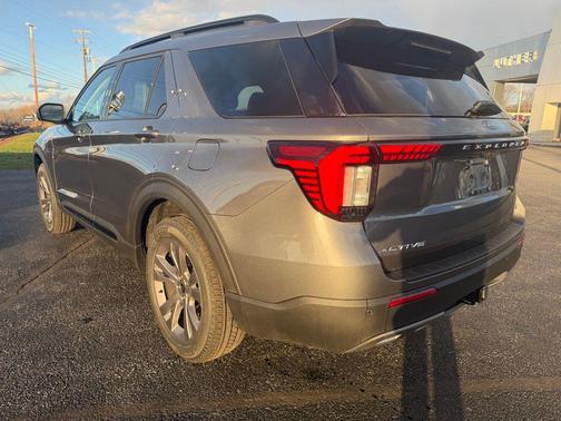 Carbonized Gray Metallic 2026 Ford Explorer Active w/200A Pkg