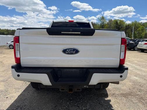 White 2019 Ford F-250 XLT