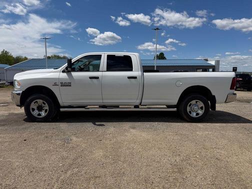 Bright White Clearcoat 2018 RAM 3500 Tradesman Crew Cab 4x4 8' Box