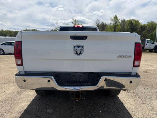 Bright White Clearcoat 2018 RAM 3500 Tradesman Crew Cab 4x4 8' Box