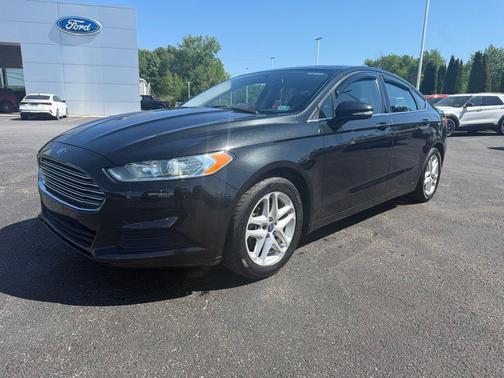 Tuxedo Black Metallic 2014 Ford Fusion SE