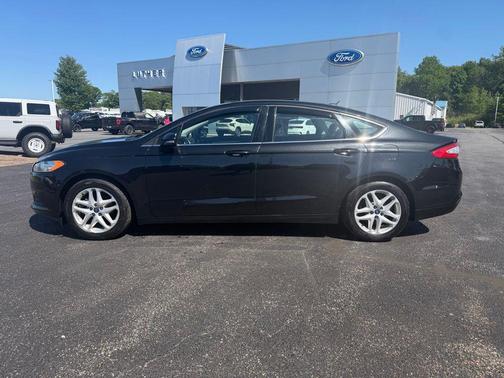 Tuxedo Black Metallic 2014 Ford Fusion SE