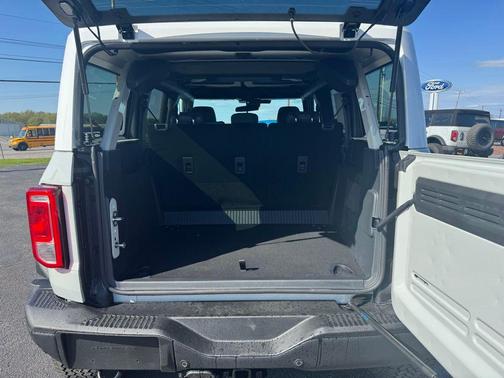 Avalanche 2026 Ford Bronco Heritage Edition