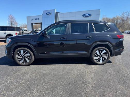 Deep Black Pearl 2025 Volkswagen Atlas 2.0T SE w/Technology 4MOTION