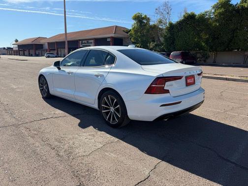 2021 Volvo S60 T5 Momentum