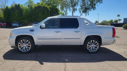 White Diamond Tricoat 2013 Cadillac Escalade EXT Premium