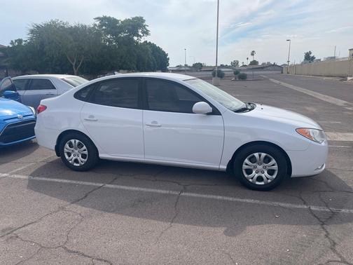 Photo 3 of 26 of 2010 Hyundai Elantra GLS