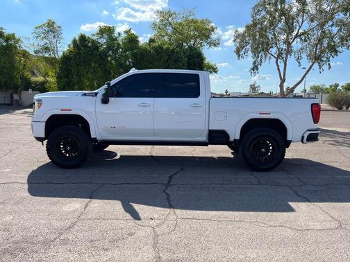 2022 GMC Sierra 2500 AT4