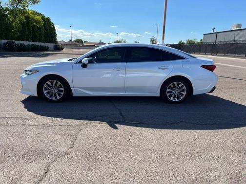 2019 Toyota Avalon XLE