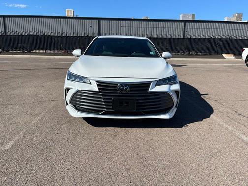 2019 Toyota Avalon XLE