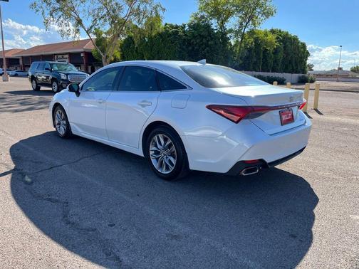 2019 Toyota Avalon XLE