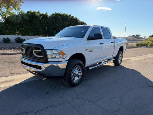 2017 RAM 2500 Tradesman Crew Cab 4x4 6'4' Box
