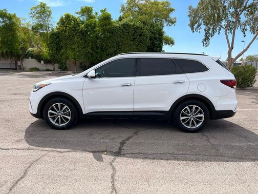 2018 Hyundai SANTA FE SE