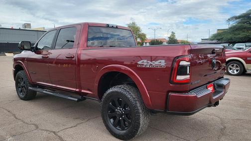 2020 RAM 2500 Laramie Crew Cab 4X4 6'4' Box