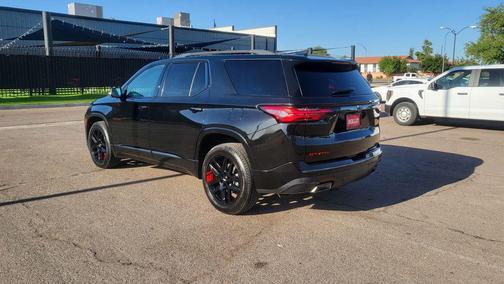 Mosaic Black Metallic 2022 Chevrolet Traverse Premier