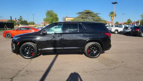 Mosaic Black Metallic 2022 Chevrolet Traverse Premier