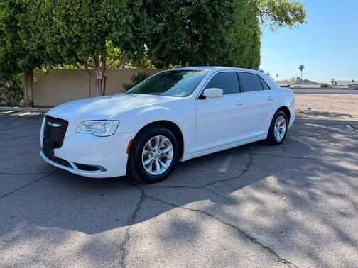 2022 Chrysler 300 Touring