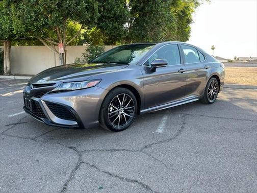2024 Toyota Camry Hybrid SE