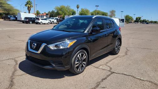 Super Black 2019 Nissan Kicks SV