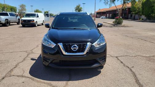 Super Black 2019 Nissan Kicks SV