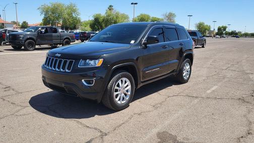 Brilliant Black Crystal Pearlcoat 2015 Jeep Grand Cherokee Laredo
