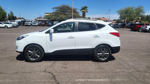 Winter White 2014 Hyundai TUCSON SE