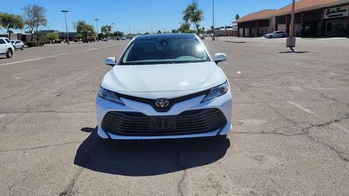 Super White 2020 Toyota Camry XLE