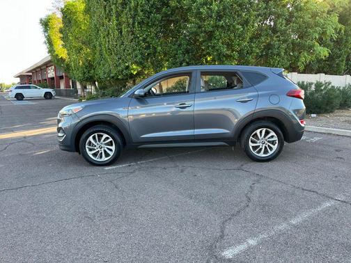 2018 Hyundai TUCSON SE