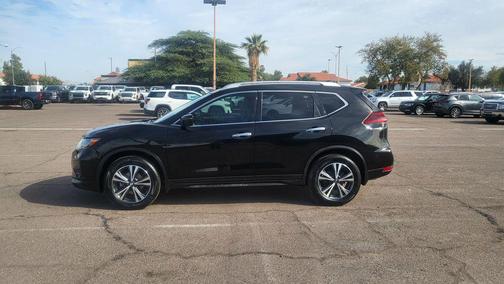 Magnetic Black Pearl 2020 Nissan Rogue SV